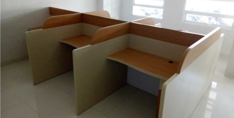 meja-kerja-cubicle
