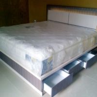 Wika - Ebony ranjang-modern-balikpapan